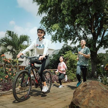 The Wujil Resort & Conventions Semarang Buitenkant foto