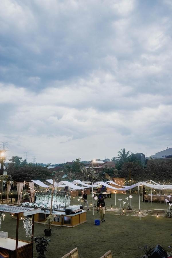 The Wujil Resort & Conventions Semarang Buitenkant foto