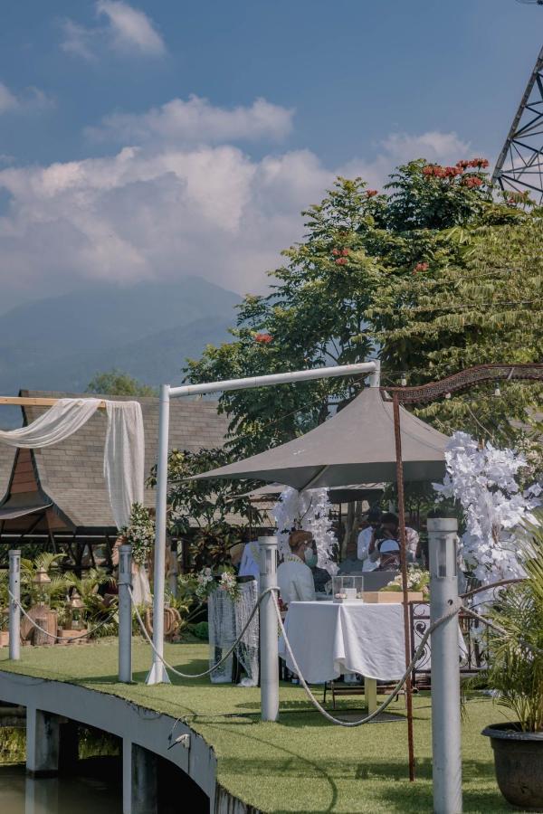 The Wujil Resort & Conventions Semarang Buitenkant foto