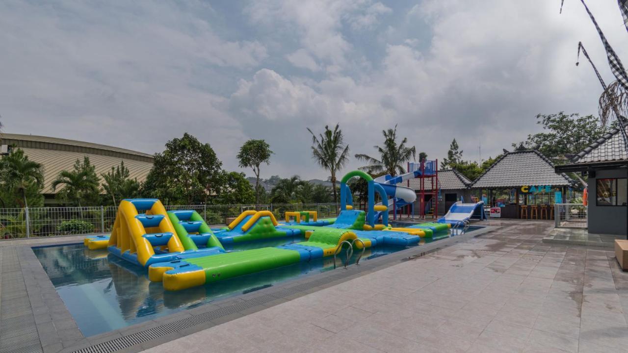 The Wujil Resort & Conventions Semarang Buitenkant foto