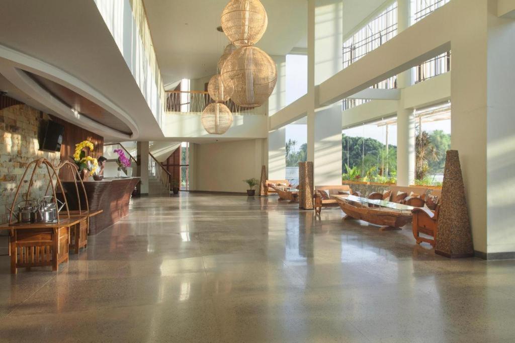The Wujil Resort & Conventions Semarang Buitenkant foto