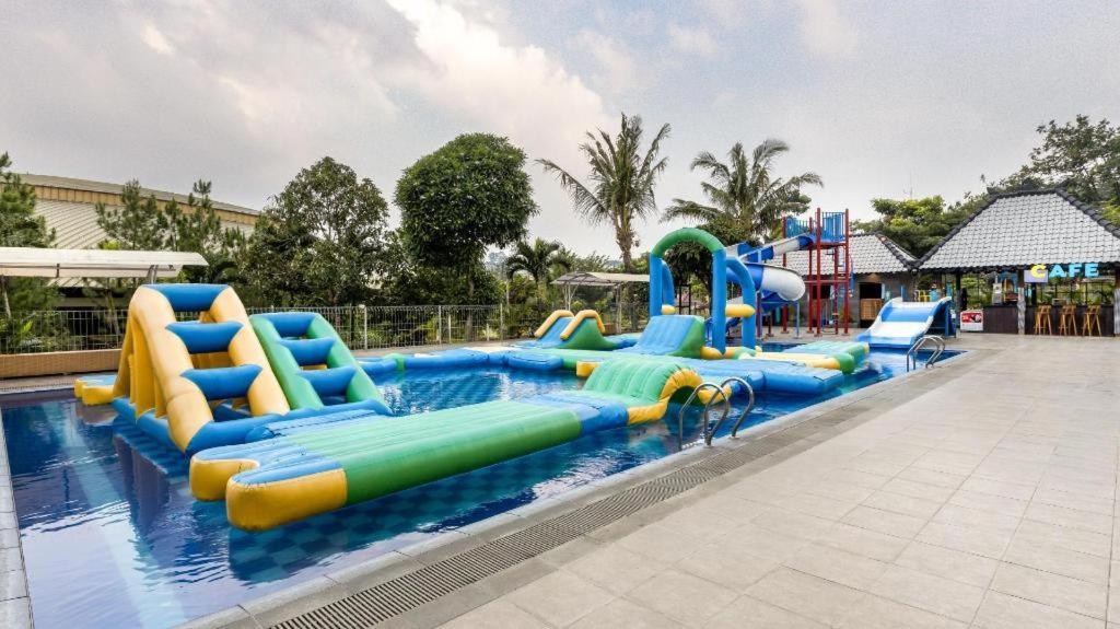 The Wujil Resort & Conventions Semarang Buitenkant foto