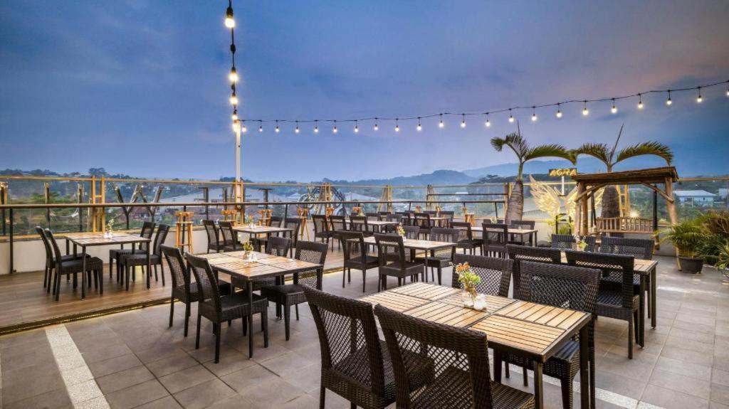 The Wujil Resort & Conventions Semarang Buitenkant foto