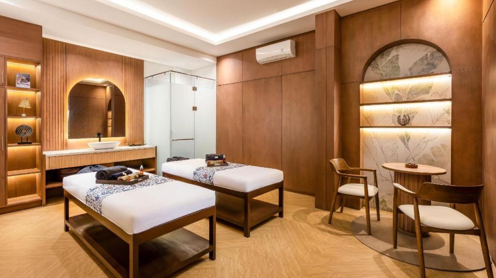The Wujil Resort & Conventions Semarang Buitenkant foto