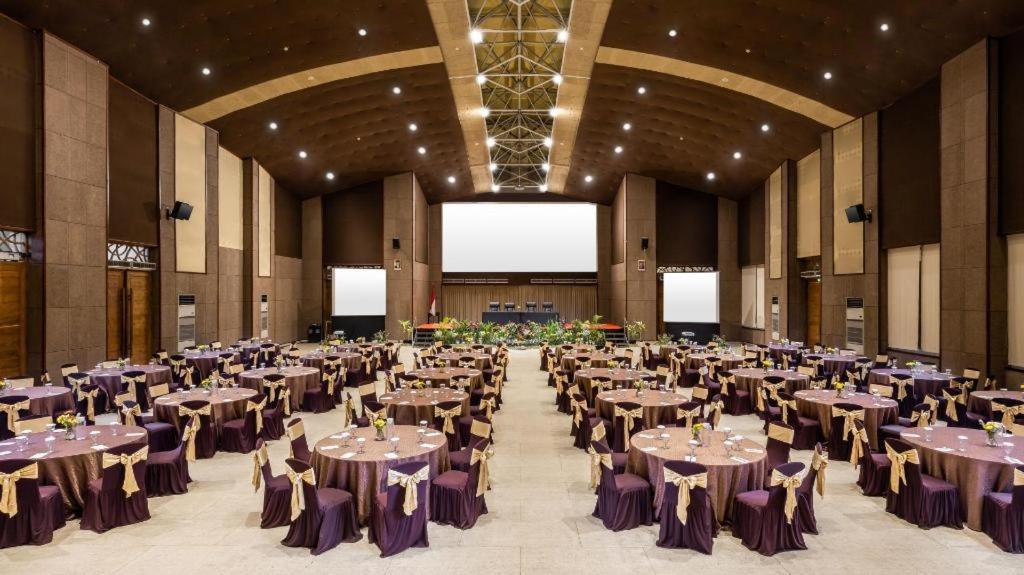 The Wujil Resort & Conventions Semarang Buitenkant foto